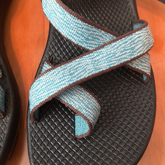 Like New! Women’s Chaco Sandals! - Picture 2 of 4